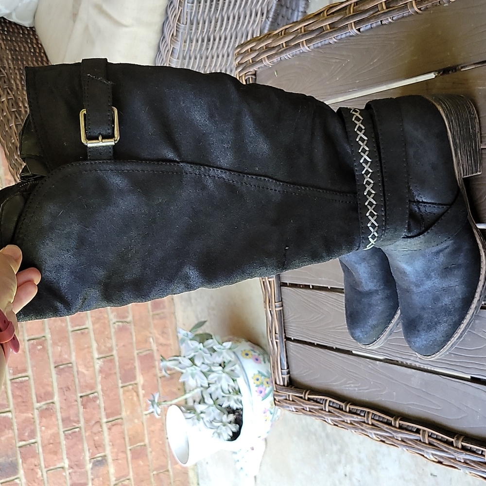 Size 8 women's wide calf boots